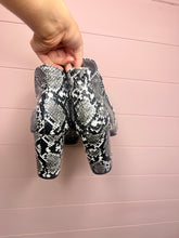 Load image into Gallery viewer, Size 9 Black Gray Snake Print Almond Toe Booties
