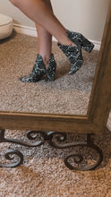 Load image into Gallery viewer, Size 9 Black Gray Snake Print Almond Toe Booties
