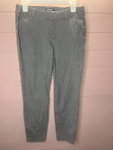 Load image into Gallery viewer, 10 Tall Old Navy Pixie Mid Rise Black White Printed Dress Pants
