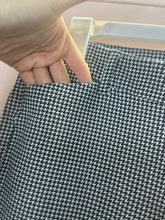 Load image into Gallery viewer, 10 Tall Old Navy Pixie Mid Rise Black White Printed Dress Pants
