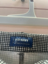 Load image into Gallery viewer, 10 Tall Old Navy Pixie Mid Rise Black White Printed Dress Pants
