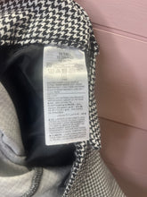 Load image into Gallery viewer, 10 Tall Old Navy Pixie Mid Rise Black White Printed Dress Pants
