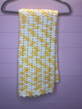 Load image into Gallery viewer, Yellow &amp; White Home Made Crochet Baby Afghan Blanket
