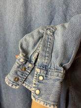 Load image into Gallery viewer, 2XL Wrangler Denim Pearl Snap Plus Size Button Up Shirt
