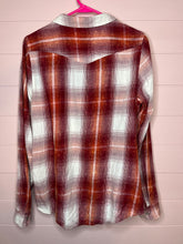 Load image into Gallery viewer, Large Maurice’s Pearl Snap Button Up Long Sleeve Cotton Shirt
