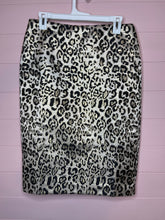 Load image into Gallery viewer, Size 8 Talbots NWT Gold Leopard Pencil Skirt
