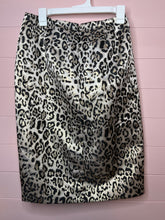 Load image into Gallery viewer, Size 8 Talbots NWT Gold Leopard Pencil Skirt
