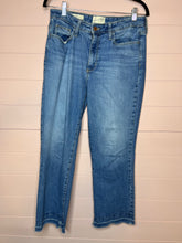 Load image into Gallery viewer, Size 6R Universal Thread Raw Hem Ankle Boot Cut Jeans
