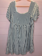 Load image into Gallery viewer, Large Entro Stripped Square Neck Dress
