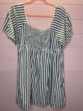 Load image into Gallery viewer, Large Entro Stripped Square Neck Dress
