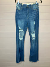 Load image into Gallery viewer, Size 9 Cello Distressed Raw Hem Flare Jeans
