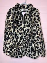 Load image into Gallery viewer, Large Cozy Sherpa Leopard Print Quarter Zip Up
