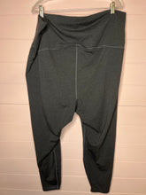 Load image into Gallery viewer, XXL Old Navy Gray High Rise Plus Size Leggings
