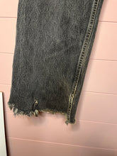 Load image into Gallery viewer, 34x30 Faded Glory Black Distressed Vintage Mom Jeans
