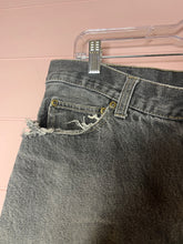 Load image into Gallery viewer, 34x30 Faded Glory Black Distressed Vintage Mom Jeans
