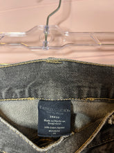 Load image into Gallery viewer, 34x30 Faded Glory Black Distressed Vintage Mom Jeans
