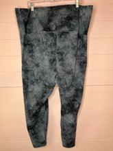 Load image into Gallery viewer, XXL Old Navy High Rise Plus Size Leggings
