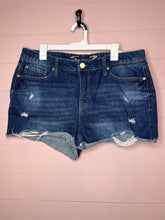 Load image into Gallery viewer, Size 14 Seven Plus Size Denim Weekend Shorts
