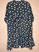 Load image into Gallery viewer, Large Entro Navy Floral Print Button Front Dress
