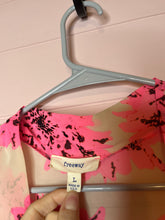 Load image into Gallery viewer, Large Freeway Hot Pink Floral Kimono
