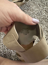 Load image into Gallery viewer, 7.5 Corkys Nude Espadrille Wedge Sandals
