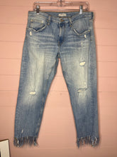 Load image into Gallery viewer, Size 8 Zara Raw Hem Embroidered Mom Jeans
