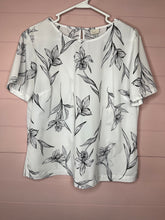 Load image into Gallery viewer, Large A New Day Black &amp; White Floral Top
