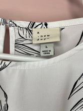 Load image into Gallery viewer, Large A New Day Black &amp; White Floral Top
