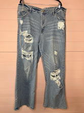Load image into Gallery viewer, Size 22 Rue 21 Plus Size Distressed Denim Straight Leg Jeans
