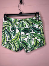 Load image into Gallery viewer, Small Fleo Tripical Print Shorts
