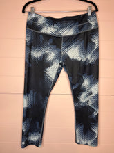 Load image into Gallery viewer, Large Athleta Printed Leggings
