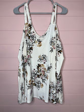 Load image into Gallery viewer, 3X Torrid White Floral Crepe Balloon Sleeve Cold Shoulder Plus Size Blouse
