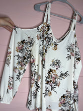 Load image into Gallery viewer, 3X Torrid White Floral Crepe Balloon Sleeve Cold Shoulder Plus Size Blouse
