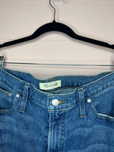 Load image into Gallery viewer, Size 33 Madewell Vintage Perfect Straight Plus Size Denim Jeans

