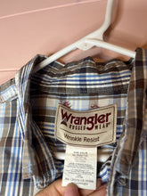 Load image into Gallery viewer, XL Wrangler Wrinkle Resistant Long Sleeve Button Up Mens Shirt
