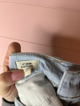 Load image into Gallery viewer, Size 27 Madewell 11" High-Rise Flare Jeans in Hanford Wash: Welt Pocket Edition
