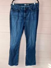 Load image into Gallery viewer, Size 16 Lee Regular Fit Boot Cut Mid Rise Plus Size Denim Jeans
