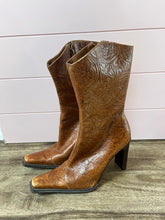 Load image into Gallery viewer, 7.5B Steve Madden Brisa Calf High Western Leather Heeled Boots
