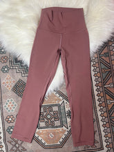 Load image into Gallery viewer, Size 2 Lululemon Mauve Pink Leggings
