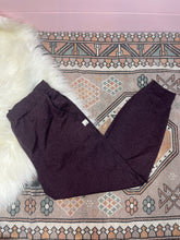 Load image into Gallery viewer, Medium Vuori DreamKnit Performance Joggers
