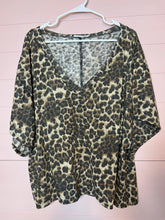 Load image into Gallery viewer, Medium Dear Apple Leopard V-Neck Short Sleeve Top
