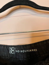 Load image into Gallery viewer, Size 11 No Boundaries NWT Low Rise Short Black Button Fly Denim Shorts
