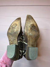 Load image into Gallery viewer, Size 7 Pecos Bill Cowgirl Forever Pointy Toe Cowboy Boots
