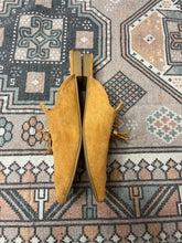 Load image into Gallery viewer, Size 8.5 Musshoe Pointy Tassle Slip On Mules
