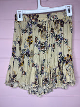 Load image into Gallery viewer, Small Mable NWT Sweet Nothing Frilly Boho Floral Print Shorts

