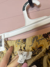 Load image into Gallery viewer, Small Mable NWT Sweet Nothing Frilly Boho Floral Print Shorts
