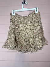 Load image into Gallery viewer, Large Dress Forum NWT Boho Floral Print Skirt With Built In Shorts
