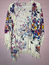 Load image into Gallery viewer, Large Umgee Floroal Boho Fringe Kimono

