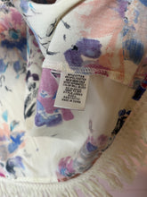 Load image into Gallery viewer, Large Umgee Floroal Boho Fringe Kimono
