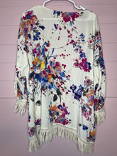 Load image into Gallery viewer, Large Umgee Floroal Boho Fringe Kimono
